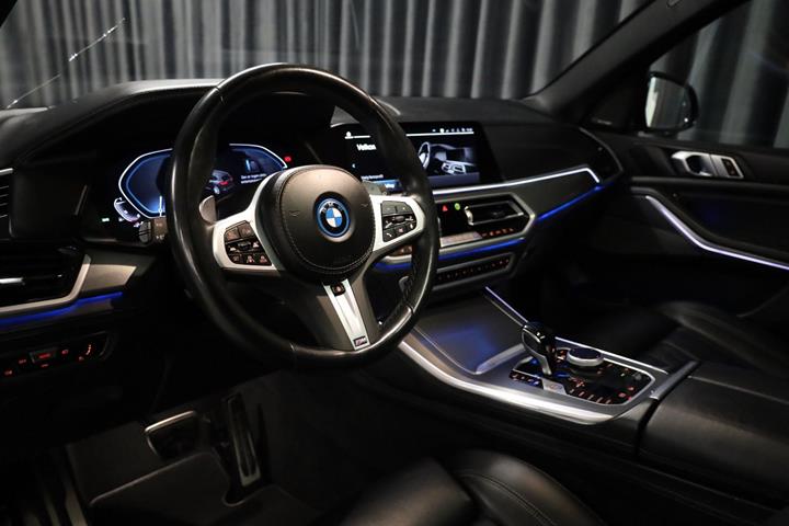 Sort BMW X5 fra 2023