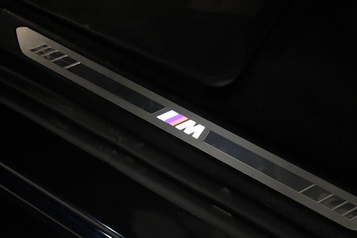 Sort BMW X5 fra 2023
