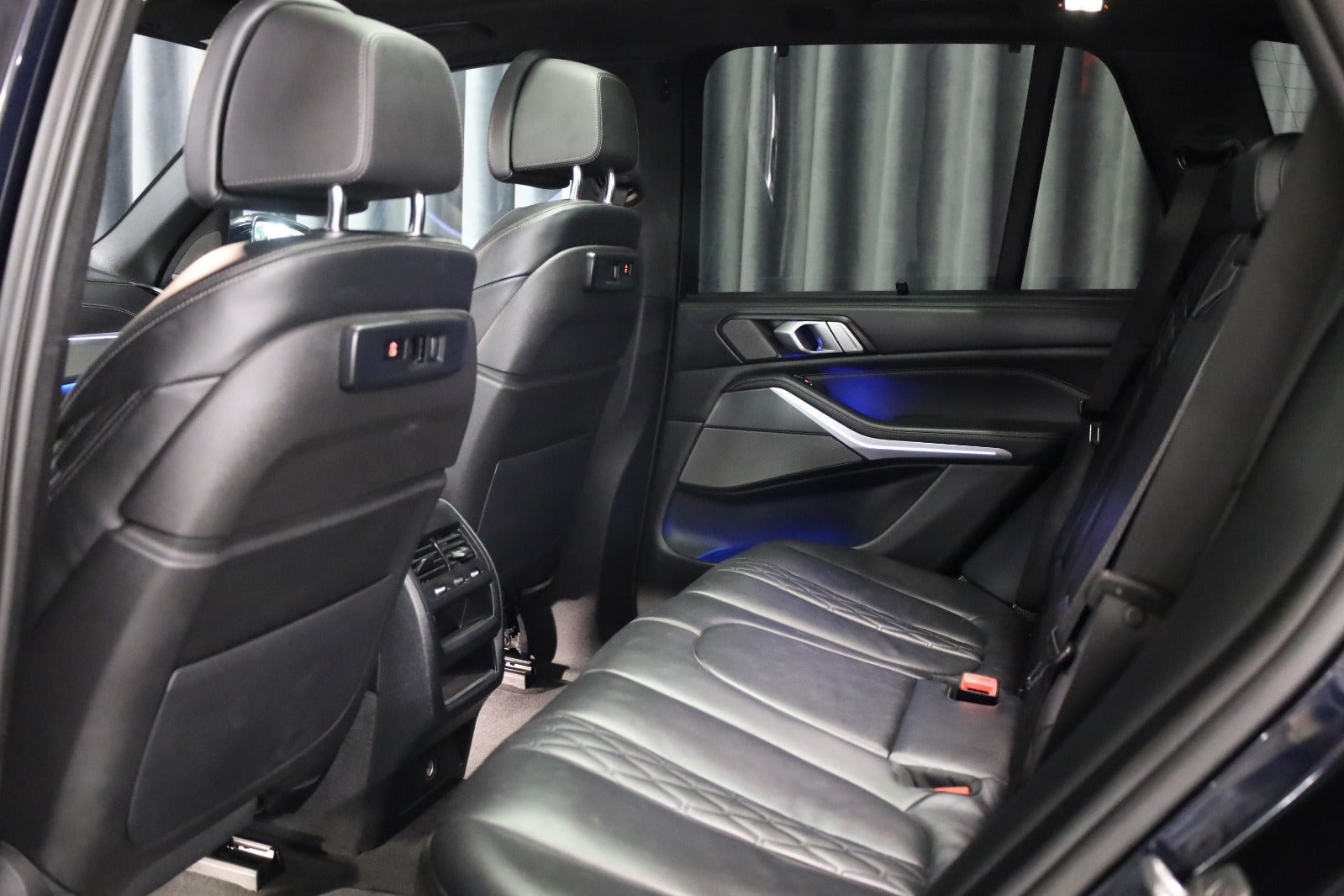 Sort BMW X5 fra 2023