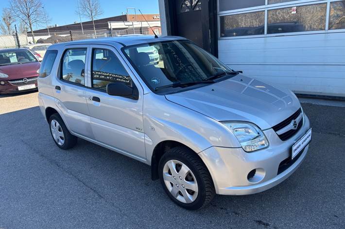 Sølv Suzuki Ignis fra 2006