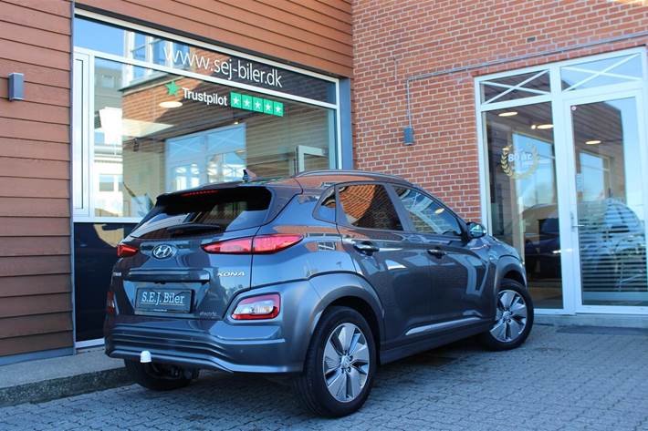 Grå Hyundai Kona fra 2020