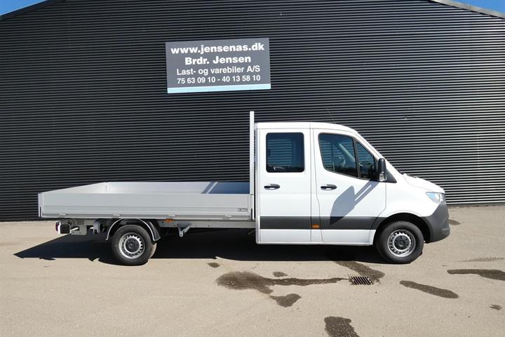 Hvid Mercedes Sprinter 317 fra 2025
