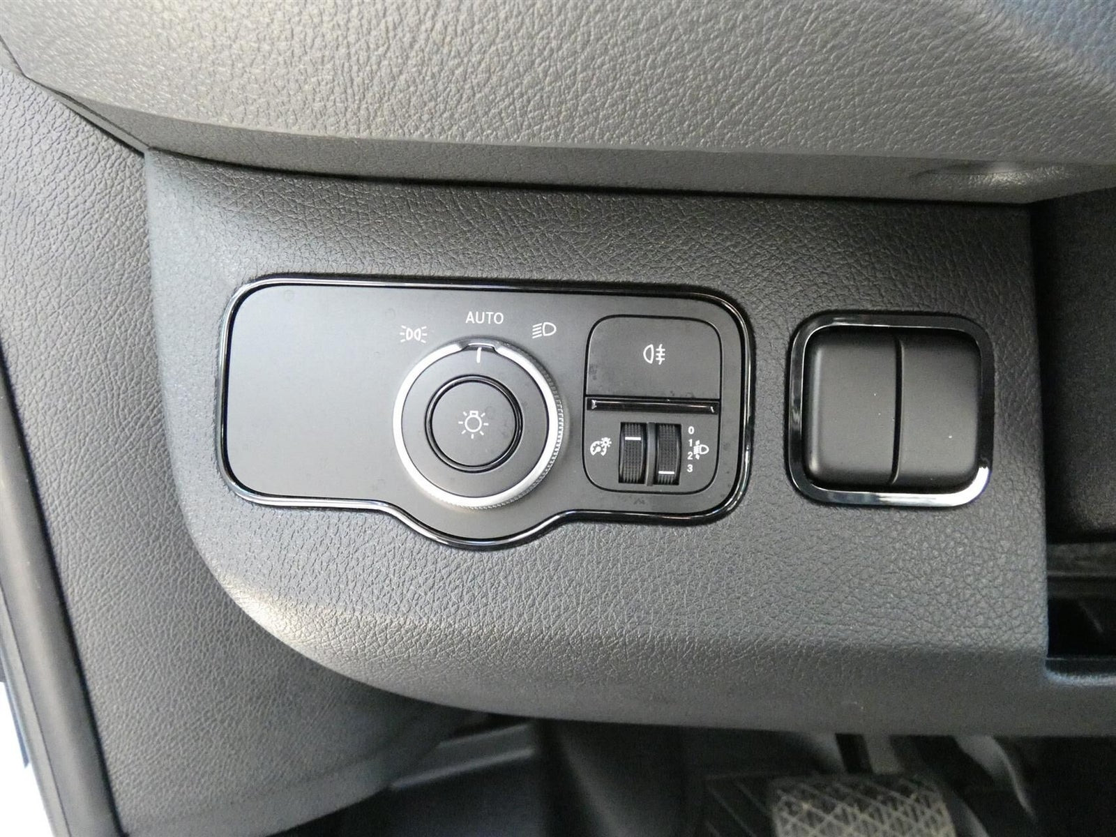 Hvid Mercedes Sprinter 317 fra 2025