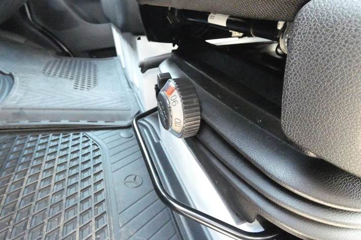 Hvid Mercedes Sprinter 317 fra 2025