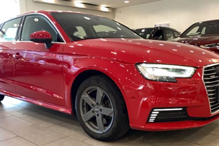 Rød Audi A3 fra 2018