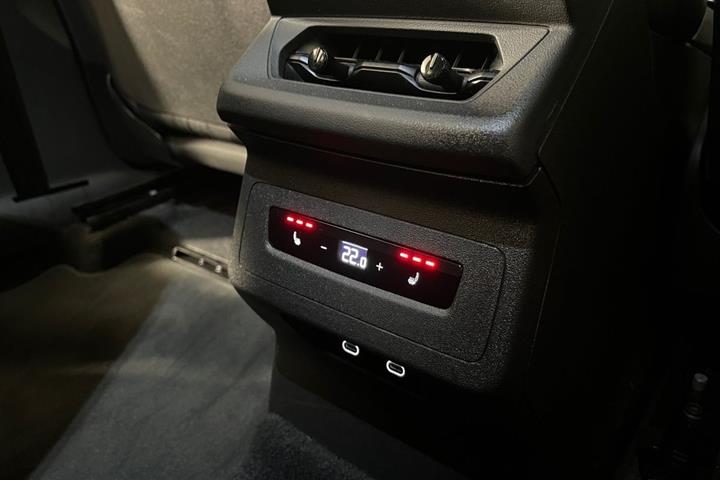 Hvid Audi Q6 e-tron fra 2025