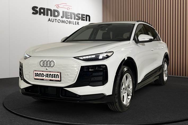 Hvid Audi Q6 e-tron fra 2025