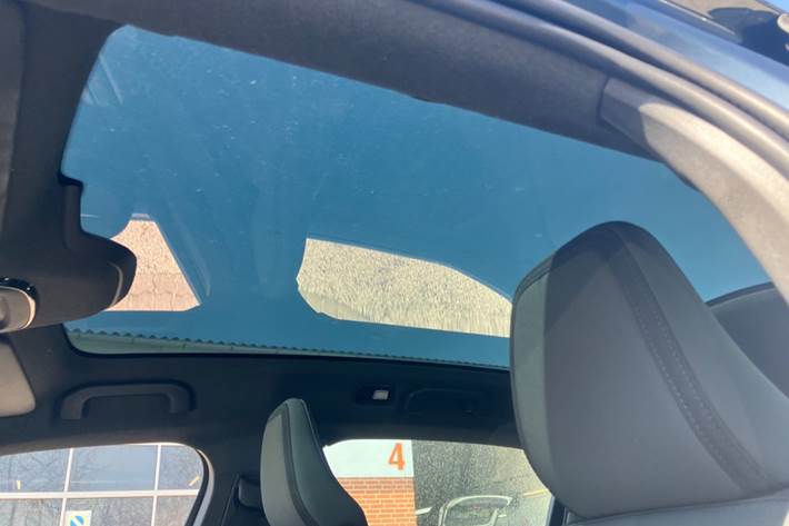 Blå Polestar 2 fra 2022