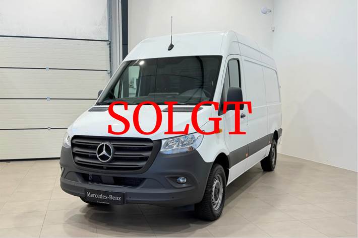 Hvid Mercedes Sprinter 317 fra 2024