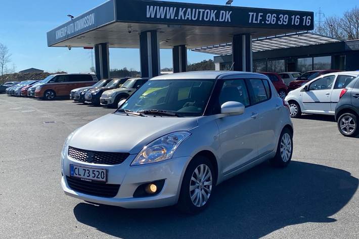 Sølv Suzuki Swift fra 2012