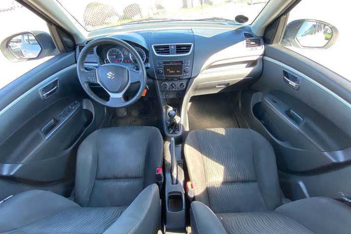 Sølv Suzuki Swift fra 2012