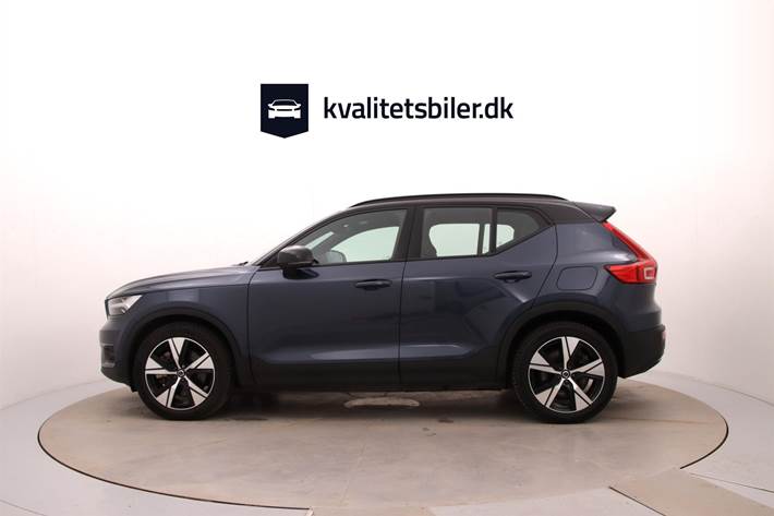 Blå Volvo XC40 fra 2021