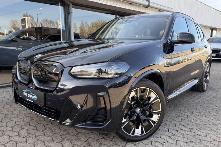 Sort BMW iX3 fra 2023
