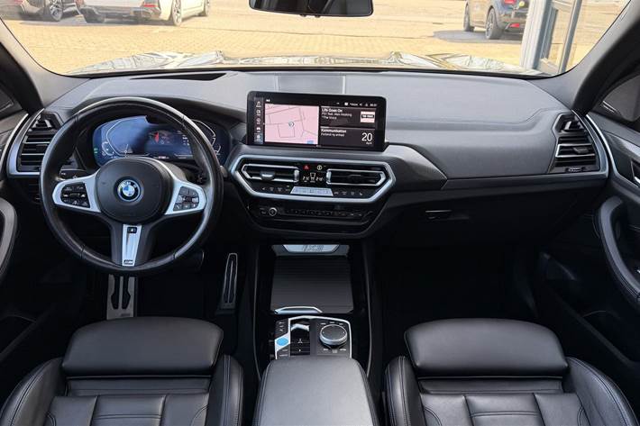 Sort BMW iX3 fra 2023