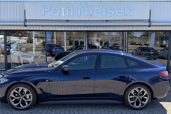 Blå BMW i4 fra 2022