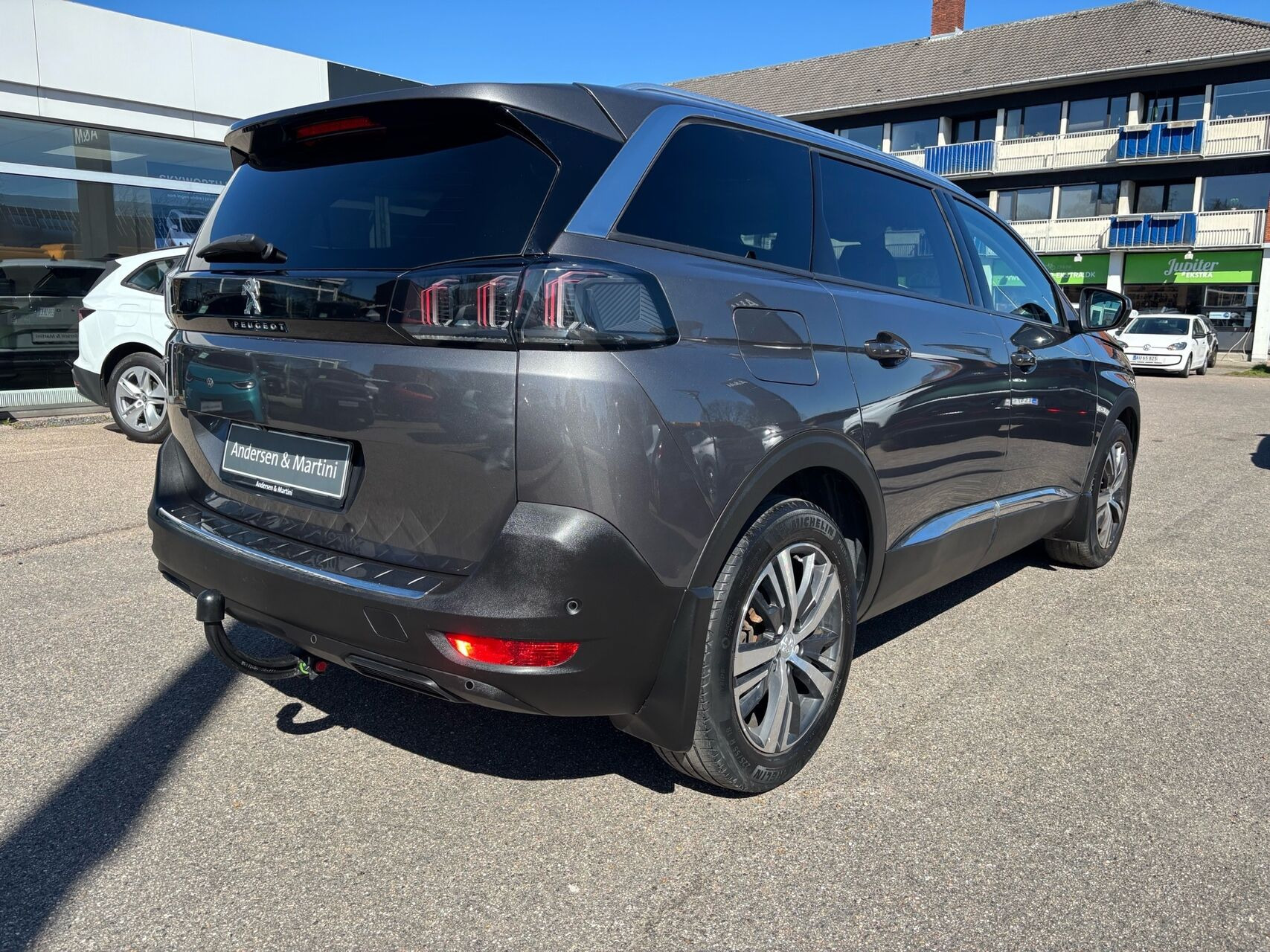 Grå Peugeot 5008 fra 2021