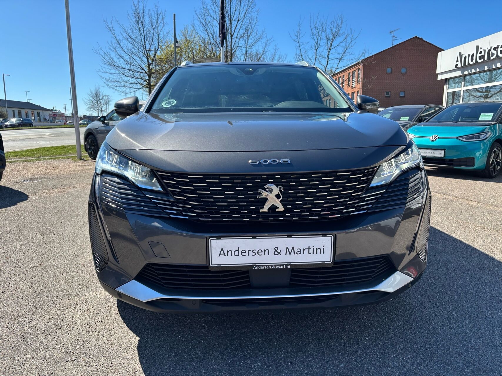 Grå Peugeot 5008 fra 2021