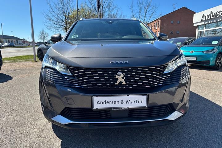 Grå Peugeot 5008 fra 2021