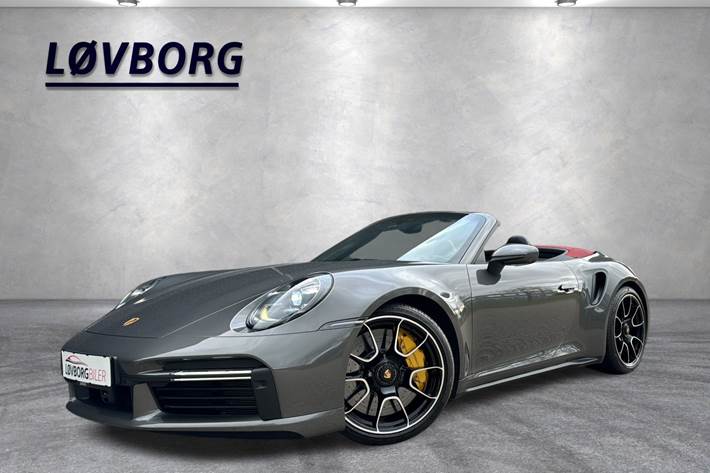 Grå Porsche 911 Turbo S fra 2021