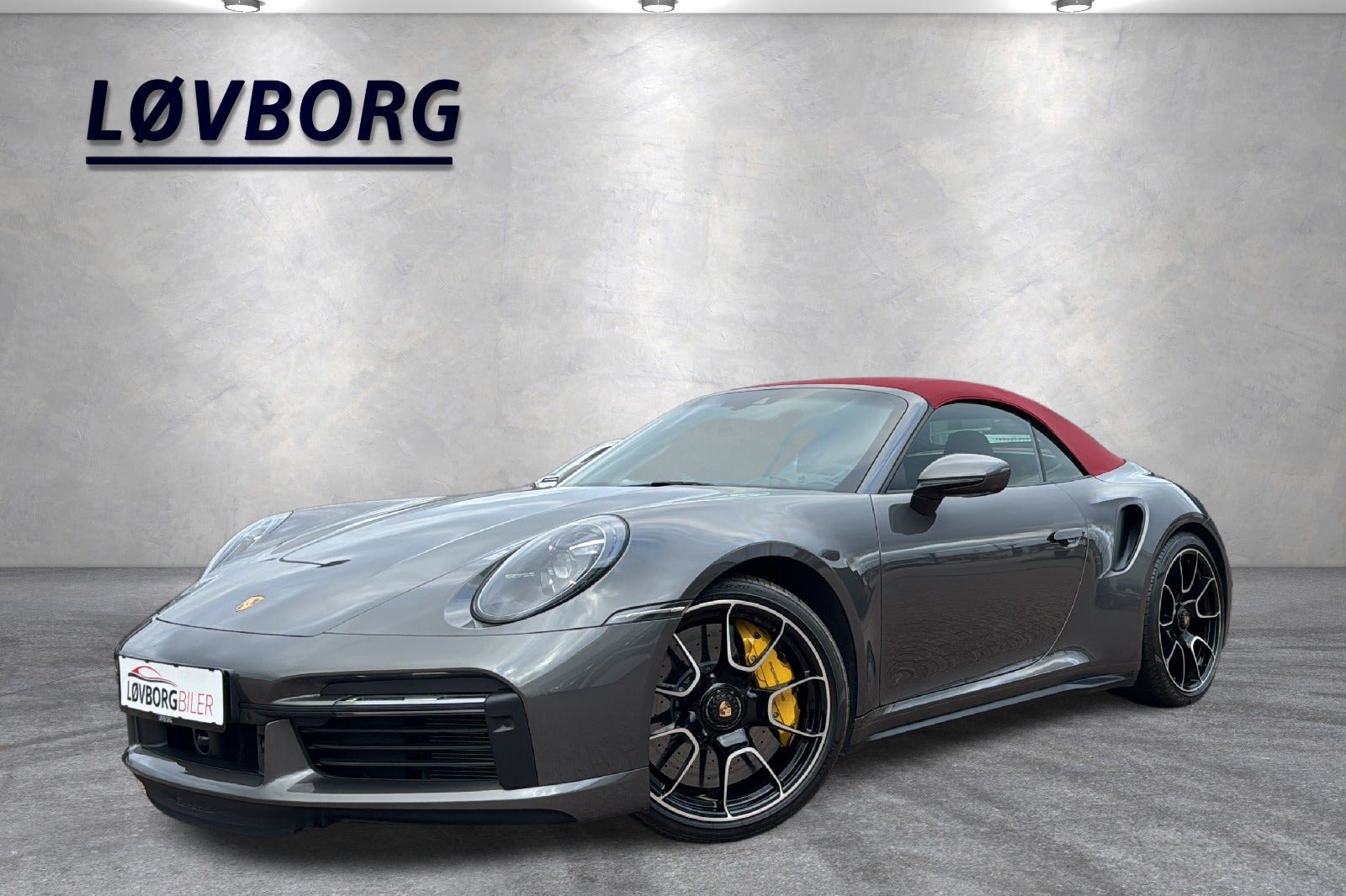 Grå Porsche 911 Turbo S fra 2021