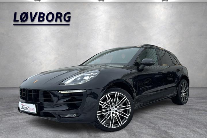 Sort Porsche Macan S fra 2016 set udefra