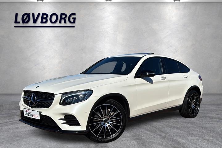 Hvid Mercedes GLC350 d fra 2017 set udefra