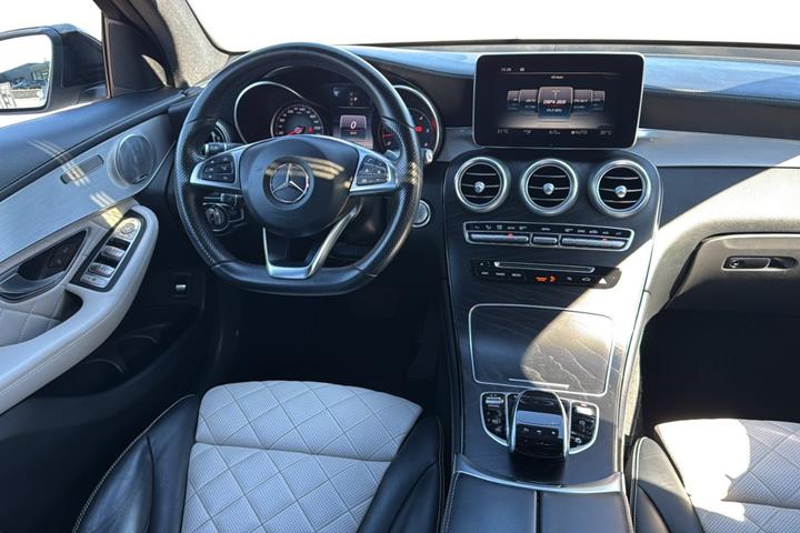 Hvid Mercedes GLC350 d fra 2017