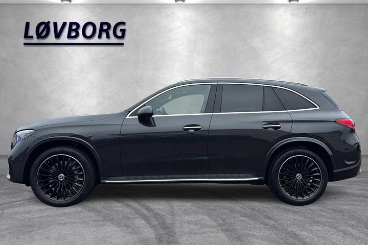Grå Mercedes GLC220 d fra 2023