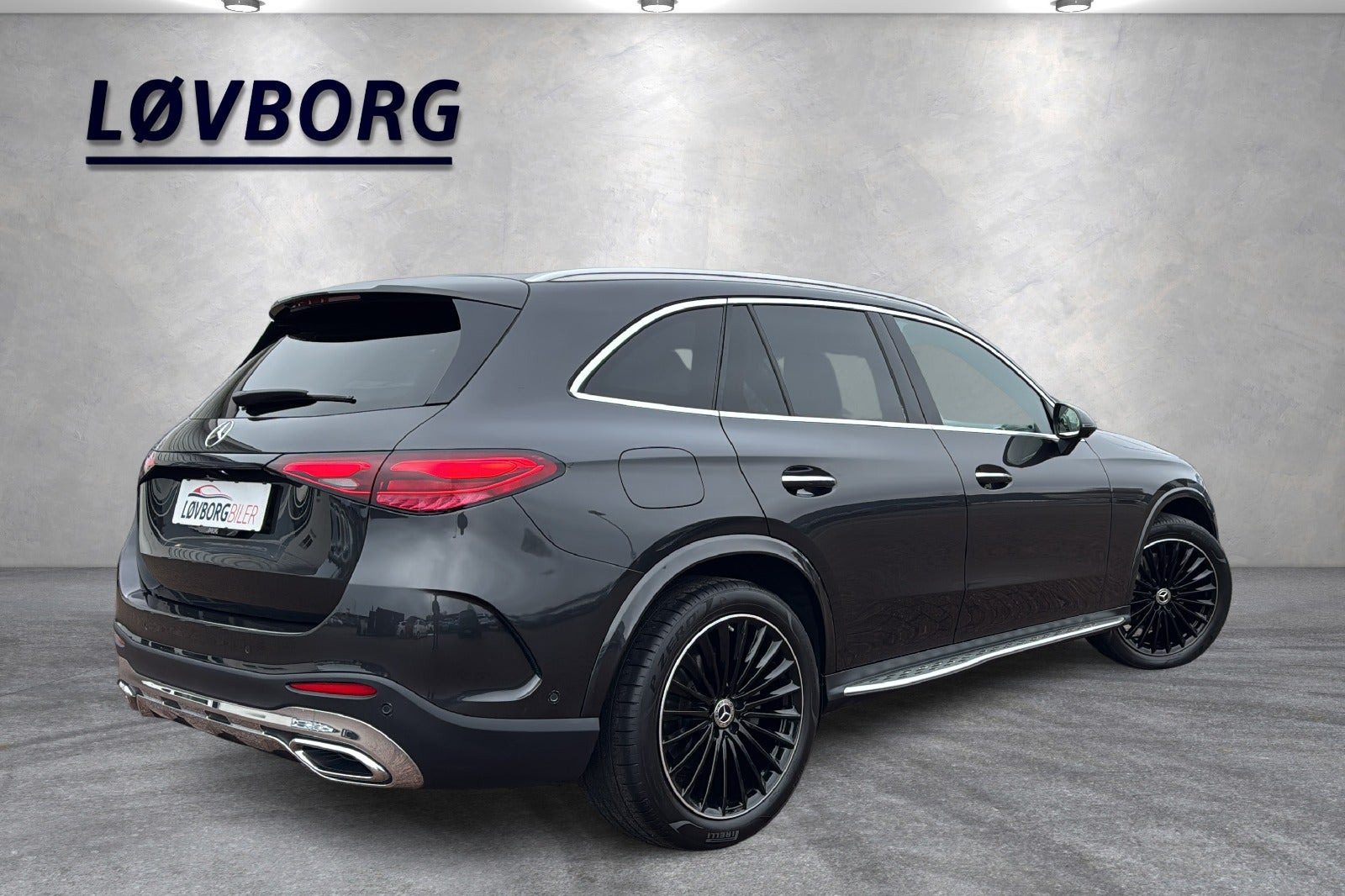 Grå Mercedes GLC220 d fra 2023