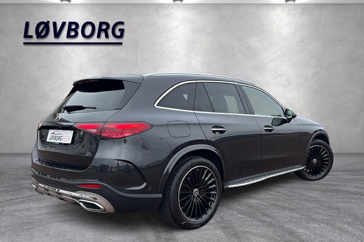 Grå Mercedes GLC220 d fra 2023