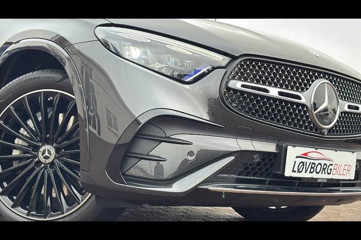 Grå Mercedes GLC220 d fra 2023