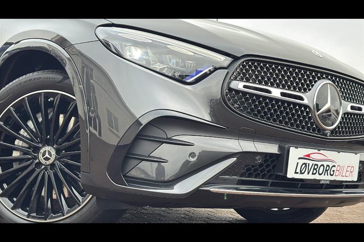 Grå Mercedes GLC220 d fra 2023