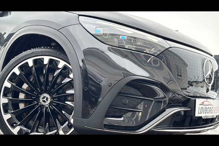 Sort Mercedes EQE500 SUV fra 2023