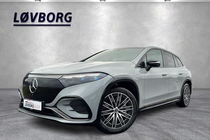 Grå Mercedes EQS450 SUV fra 2023 set udefra