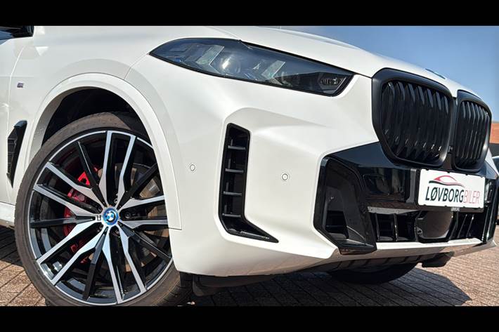Hvid BMW X5 fra 2024