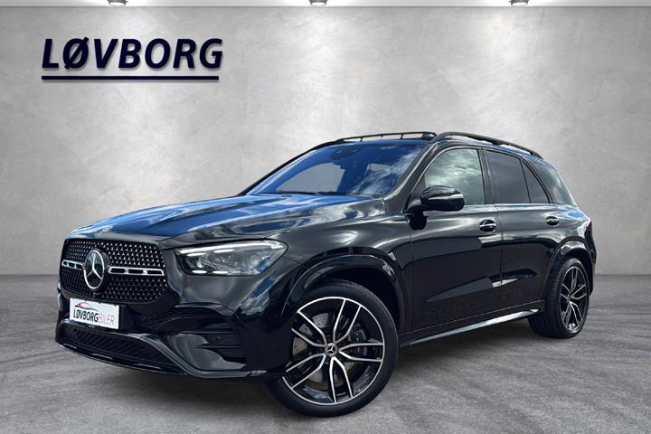 Sort Mercedes GLE450 d fra 2024 set udefra