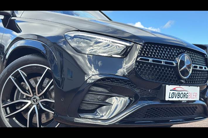 Sort Mercedes GLE450 d fra 2024