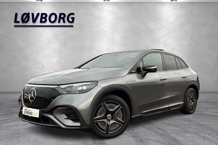 Grå Mercedes EQE350 SUV fra 2023 set udefra