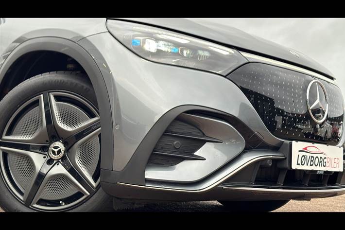 Grå Mercedes EQE350 SUV fra 2023