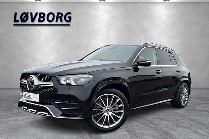 Sort Mercedes GLE350 de fra 2021 set udefra