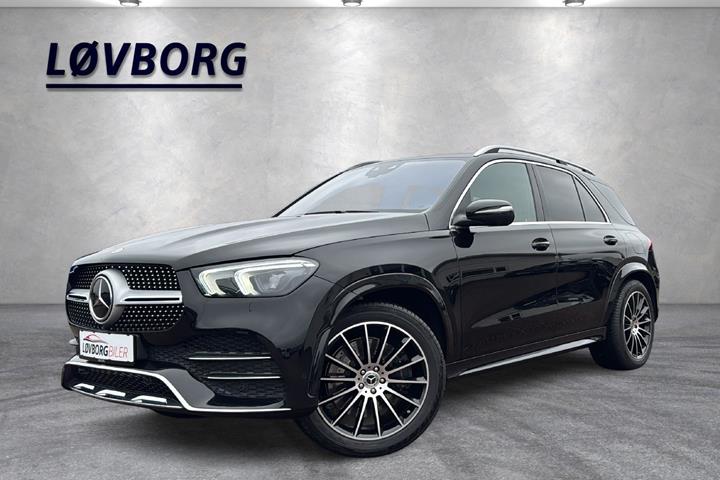 Sort Mercedes GLE350 de fra 2022 set udefra