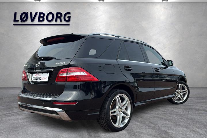 Sort Mercedes ML350 fra 2012