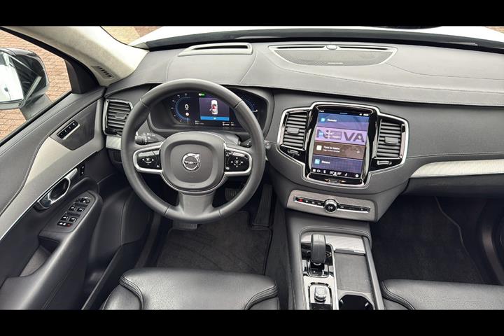 Hvid Volvo XC90 fra 2023