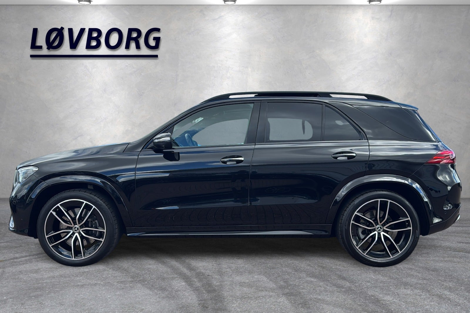 Sort Mercedes GLE450 d fra 2024