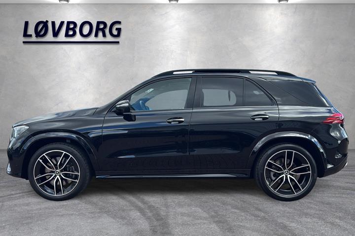 Sort Mercedes GLE450 d fra 2024