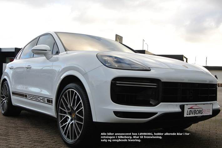 Hvid Porsche Cayenne Turbo fra 2019