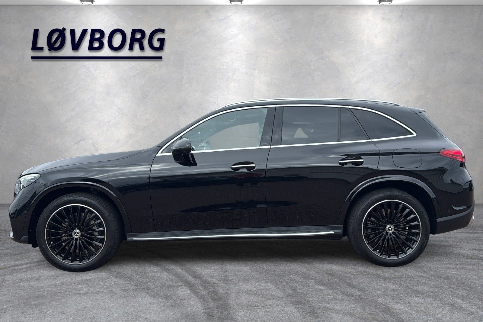Sort Mercedes GLC300 e fra 2024