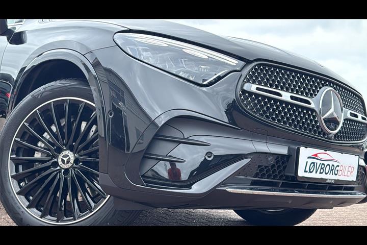 Sort Mercedes GLC300 e fra 2024