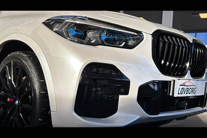 Hvid BMW X5 fra 2022