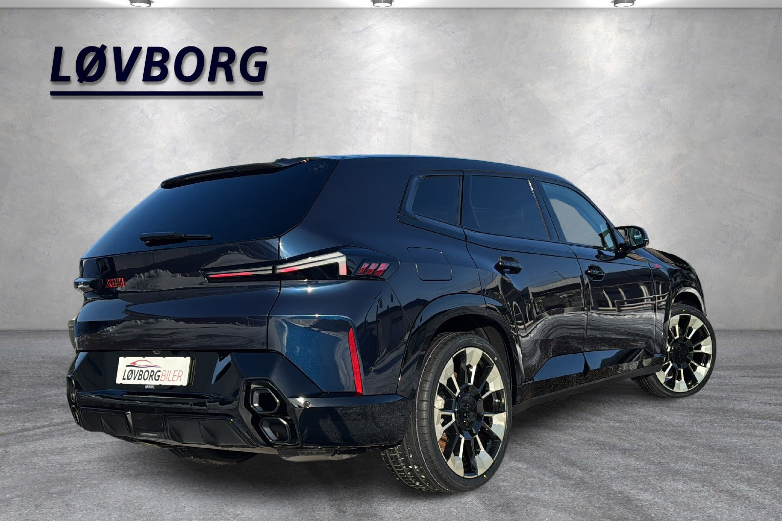 Blå BMW XM fra 2024